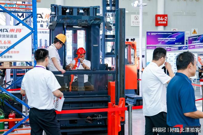 未来仓储新趋势：2025武汉仓储展将上演AGV自动化物流“大片”